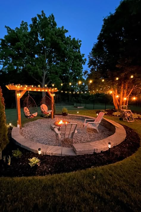 Dröm Hus Planer, Outdoor Fire Pit Designs, Fire Pit Landscaping, Backyard Remodel, Fire Pit Designs, Backyard Inspiration, Backyard Inspo, Backyard Fire, Outdoor Decor Backyard