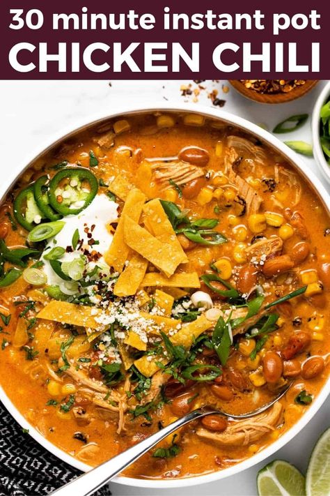 This Instant Pot Chicken Chili takes just 30 minutes from start to finish and requires only 5 minutes of active prep time! The best part is you leave this creamy southwest chili on the warm setting in the instant pot and your family can help themselves throughout the night in between soccer practice and volleyball games! Southwest Chicken Chili Recipe, Instant Pot Chicken Chili, Southwest Chicken Chili, Southwest Chili, Short Ribs Slow Cooker, Pork Carnitas Slow Cooker, Healthy Soups, Southwest Chicken, Chicken Chili Recipe