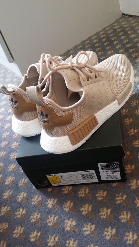 [Pickup] Offspring x Adidas NMD Desert Sand Adidas Nmd Women, Adidas Sport Shoes, Sports Shoes Women, Adidas Shoes Nmd, Look Jean, Sport Shoes Women, Adidas Shoes Women, Shoes Outfit Fashion, Adidas Nmd