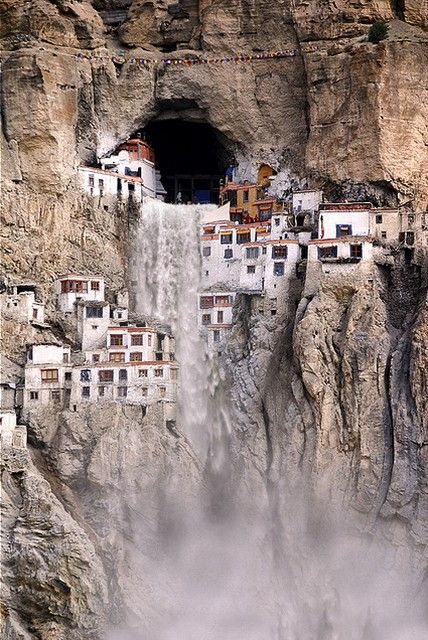 Phugtal Monastery - God's weekend getaway Mountain Cliff, Cliff Side, Magic Places, Leh, Bhutan, Maui Hawaii, Dream Destinations, Oh The Places Youll Go, Places Around The World