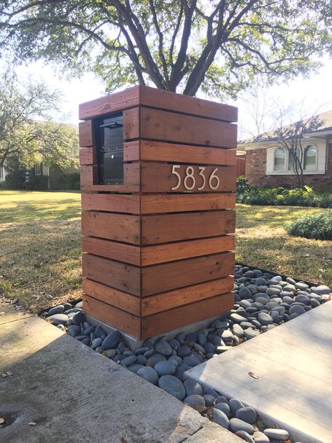 Brick And Wood Mailbox Ideas, Locked Mailbox Ideas, Modern Double Mailbox, Square Mailbox Ideas, Extra Large Mailbox Ideas, Landscape Mailbox Ideas, Modern Brick Mailbox Ideas, Mailbox Christmas Decor, Modern Mailbox Ideas