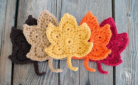 Crochet Flame Applique, Crochet Patches Free Pattern, Flat Crochet Animals Free Patterns, Summer Crochet Applique, Crochet Applique Nerdy, Crochet Decals Applique Patterns, Cute Crochet Appliques, Long Crochet Projects, Small Crochet Applique Patterns Free