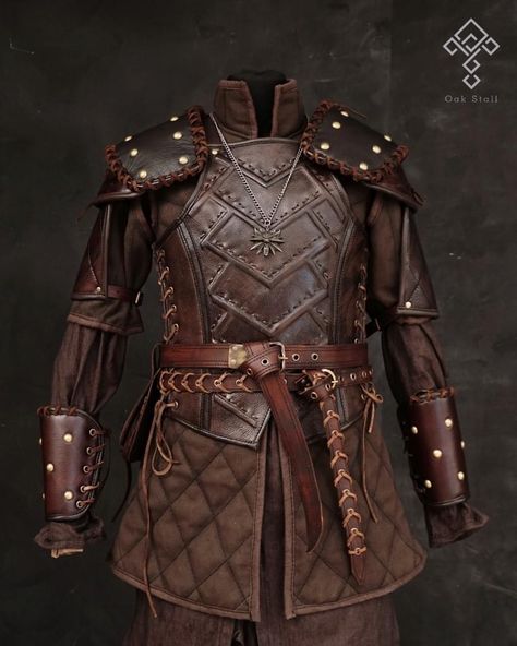 Cosplay Leather Armor, Fantasy Armor Leather, Armor Plate Design, Leather Armour Male Concept Art, D&d Leather Armor, Medieval Armour Reference, Larp Leather Armor, Leather Armour Dnd, Leather Chestplate