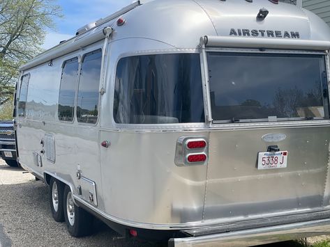 Removable Shower Head, Airstream International, Airstream Caravel 20fb Interior, Airstream Caravel 16, Glamping Trailer, Residential Kitchen, 1975 Airstream Sovereign, Airstream Flying Cloud, Airstream For Sale