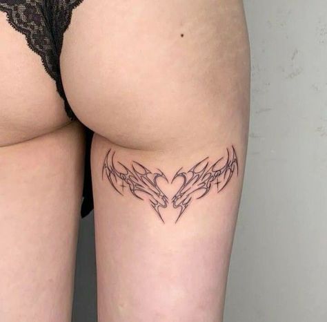 Tato Paha, Cute Thigh Tattoos, Bum Tattoo, Tato Dengan Makna, 16 Tattoo, Pola Tato, Waist Tattoos, Tattoo Style Drawings, Discreet Tattoos