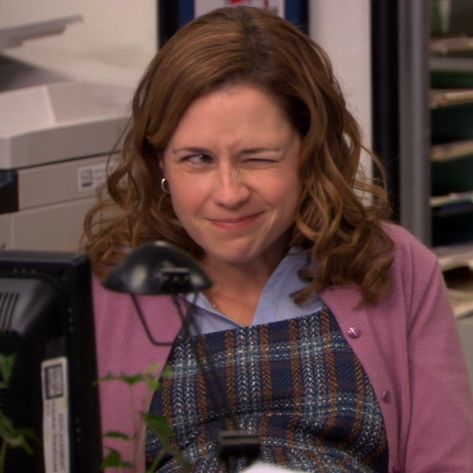 Office Sitcom, Pam The Office, Best Of The Office, Office Jokes, Office Icon, Office Photos, The Office Show, Office Memes, Best Boss