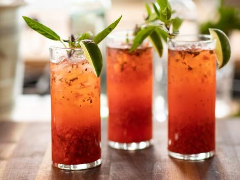 Strawberry Basil Mojito, Basil Mojito, Strawberry Basil, Strawberry Balsamic, Basil Recipes, Summer Drink Recipes, Mojito Recipe, Light Rum, Pioneer Woman Recipes