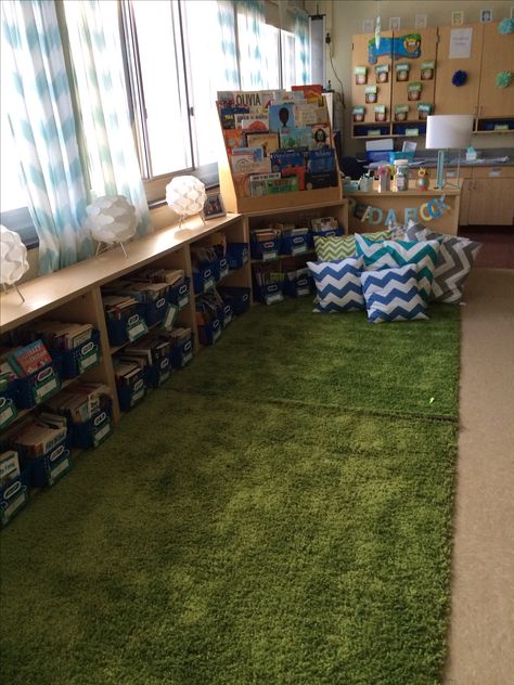 Classroom decor! I would love this in my future classroom! Rugs In Classroom, Carpet Area In Classroom, Rugs For Classroom, Classroom Decor Green, Classroom Rug Ideas, Nature Classroom Theme, Natural Classroom Decor, Green Classroom Decor, Nature Themed Classroom