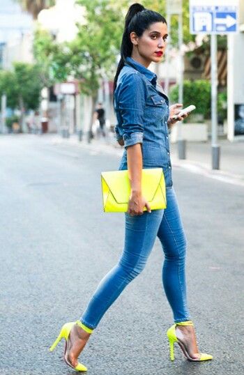 Ropa Color Neon, Yellow Shoes Outfit, Neon Yellow Shoes, Black Tshirt Outfit, Neon Skirt, Neon Sandals, Neon Shoes, Neon Heels, Design Moda