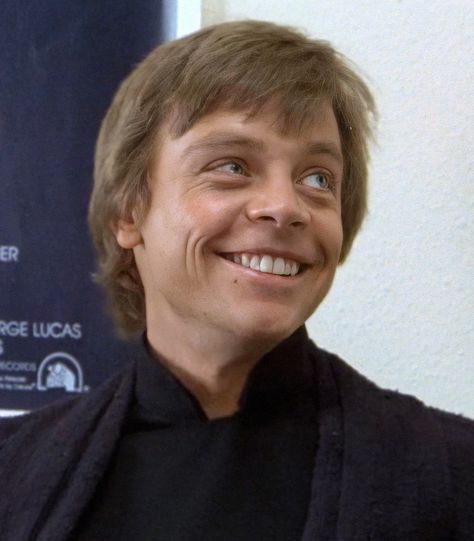 Luke Skywalker Rotj, Mark Hamill Carrie Fisher, Movie Franchises, Corvette Summer, How To Be Single Movie, Star Boy, Star Wars Luke, Star Wars Luke Skywalker, Peyton List