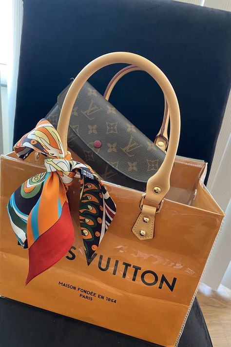 Create a Louis Vuitton PVC Bag With This TikTok DIY Lv Shopping Bag, Louis Vuitton Pattern, Louis Bag, Sac Tote Bag, Sac Louis Vuitton, Tiktok Challenge, Louis Vuitton Gifts, Pvc Bag, Louis Vuitton Shop