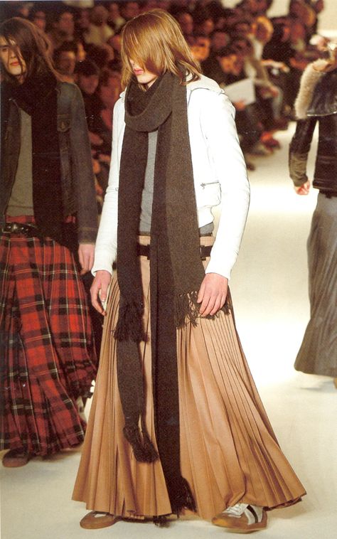 Dior Homme, A/W 2004 Gender Fluid Fashion, Fashion Feminine, Hedi Slimane, Thrift Fashion, Feminine Outfit, Alternative Fashion, Long Skirt, Men Dress, Jelly