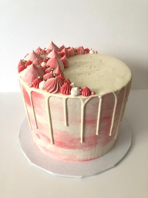 Pink Watercolor Vanilla Cake on white cake board. Pink flowers piped in a Cresent shape on the top of the cake. White Chocolate Drip, Baking Bad, Sweet Sixteen Cakes, 50th Cake, Chocolate Drip Cake, Wilton Cake Decorating, Simple Cake Designs, Birthday Desserts, Chocolate Drip