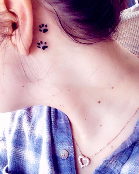 Paw Behind Ear Tattoo, Pawprint Tattoo Behind Ear, Paw Print Ear Tattoo, Ear Tattoo Paw Print, Paw Print Tattoo Behind Ear, Pawprint Tattoos, Pawprint Tattoo, New Tattoo Ideas, Ear Tattoos