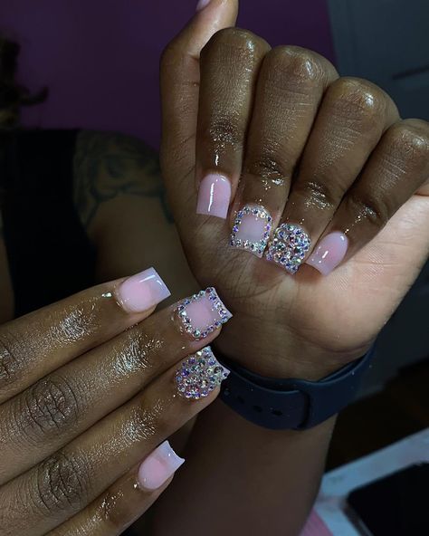 Short Bling Acrylic Nails, White Sparkly Nails, Baddies Nails, Nail Designs Bling, Prom Nails Silver, Overlay Nails, Hard Nails, Colored Acrylic Nails, French Tip Acrylic Nails