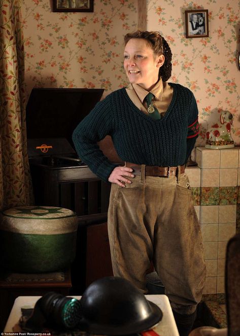 Wartime House, 1940s Wartime, 1940s Home Decor, 1940s Aesthetic, 40s Mode, Women's Land Army, The Last Ten Years, 1940s Home, Land Girls