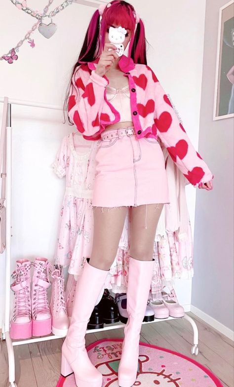 Love Core Fashion, Heartcore Outfit, Heart Aesthetic Outfit, Heart Themed Outfit, Cupid Outfit Aesthetic, Heart Inspired Outfit, Pink And Red Outfit Aesthetic, Cupid Aesthetic Outfit, Cupid Inspired Outfits