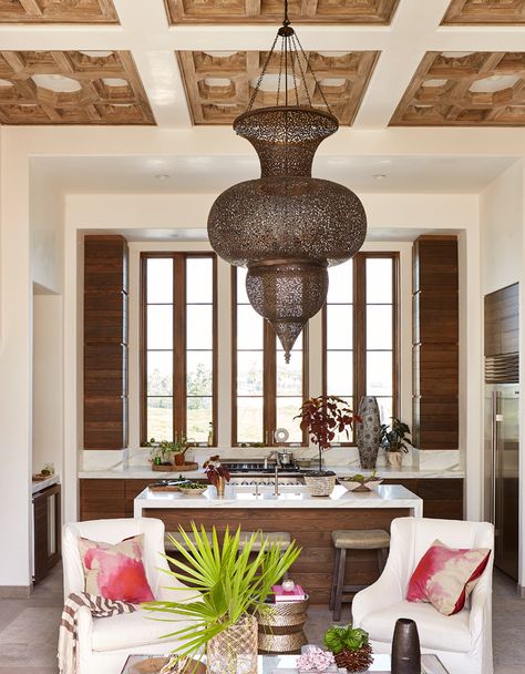 Floridian Flair - AH&L Moroccan Dining Room, Moroccan Dining, Moroccan Decor Living Room, Atlanta Homes And Lifestyles, Moroccan Interior Design, Greige Design, Beach Interior, Alys Beach, Moroccan Homes