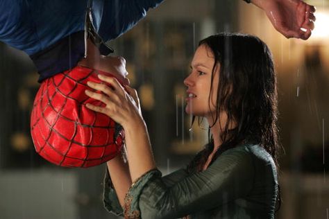 All the reasons Seth and Summer are still #RelationshipGoals Upside Down Kiss, Seth And Summer, Spiderman Upside Down, Summer The Oc, Kiss Aesthetic, Rain Kiss, Chuck Bass, Celebrity Style Red Carpet, Rachel Bilson