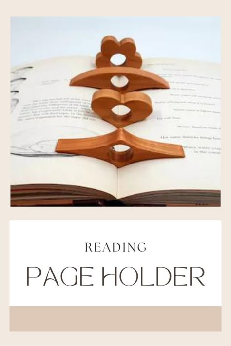 Picture Gifts Diy, Book Page Holder, Page Holder, Gifts For Book Lovers, Reading Accessories, Diy Air Dry Clay, Wood Art Projects, Woodworking Books, Stone Engraving