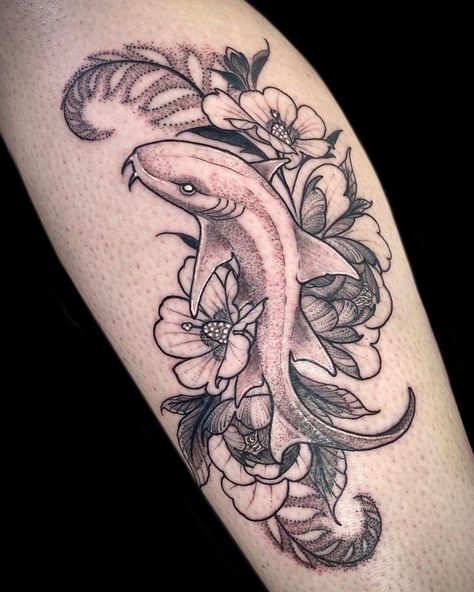 Shark Tattoo Ideas, Ocean Sleeve Tattoos, Stingray Tattoo, Adventure Tattoo, Florida Tattoos, Nurse Tattoo, G Tattoo, Lovely Person, Shark Drawing