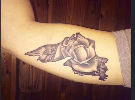 Lake Superior Tattoo with a rose filling in the outline... So in love! Lake Superior Tattoo Ideas, Lake Superior Tattoo, Superior Tattoo, Element Tattoo, Elements Tattoo, Water Element, So In Love, Lake Superior, A Rose