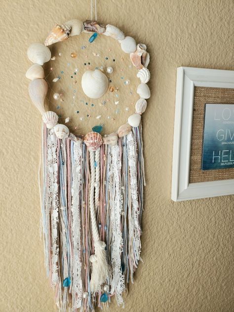 Mermaid Girls Room, Mermaid Girls, Shell Crafts Diy, Beachy Decor, Crafty Creations, Playroom Ideas, Shell Crafts, Dreamcatchers, Beach Themed