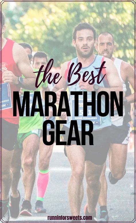 Here is the best marathon gear for any type of weather! Check out the ultimate list of marathon running clothes and gear. Running Gear Mens, Marathon Running Outfit, Running Outfit Men, Marathon Training Motivation, Running Gadgets, Marathon Training For Beginners, Marathon Gear, Best Running Gear, Tokyo Marathon