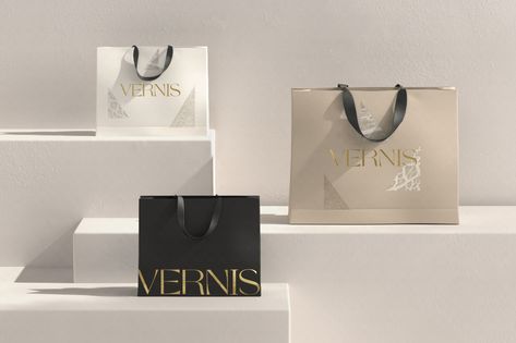 Vernis Spa on Behance Paper Bag Design, Jewelry Logo Design, Packaging Design Trends, Front Garden Design, Retail Bags, Menu Cover, Graphic Design Fonts, Graphic Design Tools, Branding Mockups