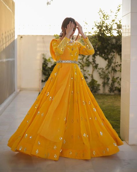 Mayon Dresses, डिजाइनर कपड़े, Haldi Outfits, Function Dresses, Pakistani Wedding Outfits, Pakistani Dresses Casual, Long Dress Design, Beautiful Pakistani Dresses, Simple Pakistani Dresses