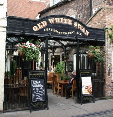 Haunted Buildings, Beer Garden Ideas, Foodtrucks Ideas, Tallest Man, Pub Garden, Modern Restaurant Design, Storefront Signs, York England, Small Patio Garden