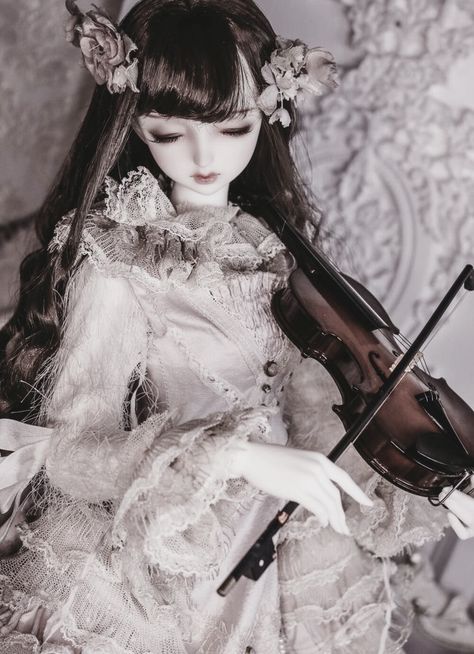 ⌠⠀ 𝖤𝖽𝗂𝗍𝖾𝖽 𝖻𝗒 𝗠𝗲。𝖣𝗈 𝗡𝗼𝘁 𝖱𝖾𝗉𝗈𝗌𝗍。⌡ Porcelain Doll Aesthetic, Glass Dolls, Antique Porcelain Dolls, Pose Dolls, Fairy Art Dolls, Doll Aesthetic, Realistic Dolls, Victorian Dolls, Custom Toys