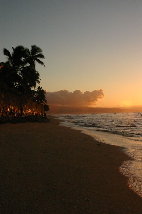 Eva Sunset Hawaii Background, Pretty Landscapes, Sky View, Pretty Sky, Beautiful Sights, Pretty Photos, Sunset Pictures, Summer Pictures, Pretty Places