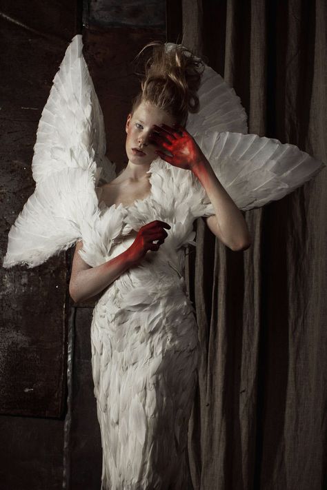 Fallen Angel on Behance Winter Make-up, Angel Halloween Costumes, Angel Photography, Lady Macbeth, Angel Costume, Ange Demon, Heaven And Hell, Fantasias Halloween, Poses References