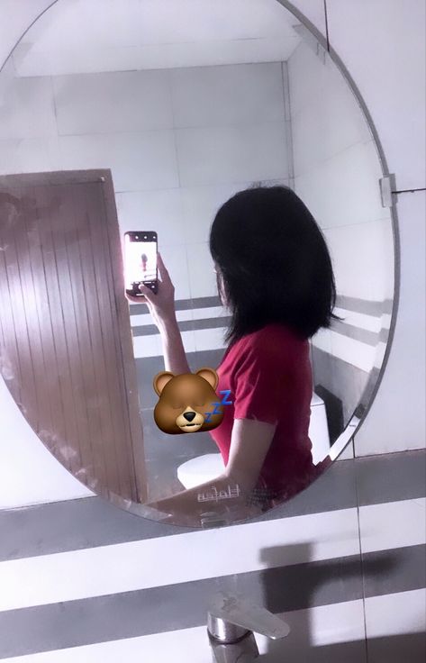 Mirror Shot Short Hair, Short Hair Tiktok, Hair Tiktok, Fake Photo Short Hair, Hair Roblox, Mirror Shot, Black Hair Roblox, Hair Scarf Styles, Pretty Brunette