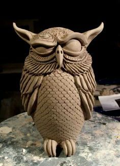 Clay Modeling Ideas Sculpting, Pottery Animals Sculptures, Animal Pottery Ideas, Owl Pottery, Owl Sculpture, Pottery Animals, Ceramic Owl, Pottery Crafts, Ceramics Pottery Art