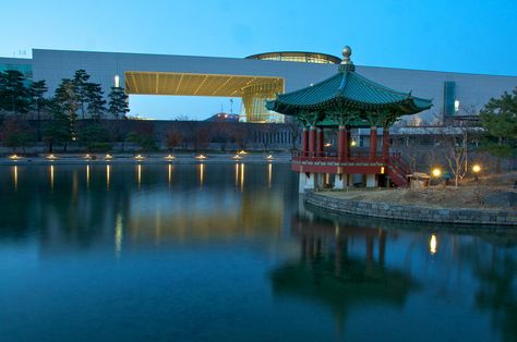 National Museum of Korea Korea At Night, Museum Photo Ideas, National Museum Of Korea, Korea Blue, Living In Korea, South Korea Seoul, Kim Chi, Korean Culture, South Korea Travel