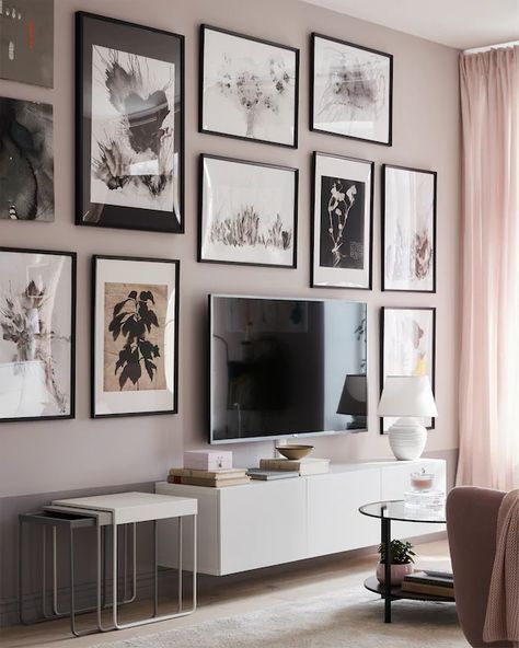 Tv Gallery Wall, Ikea Italia, Tv Fal, Relaxing Living Room, Ikea Living Room, Sala Grande, Gallery Wall Living Room, Tv Wall Decor, Mobile Tv