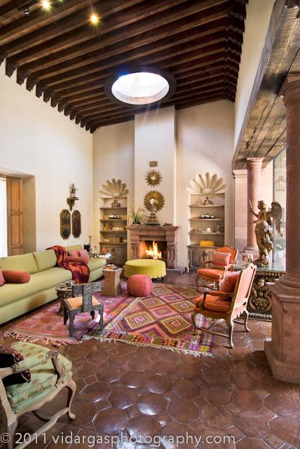 spanish style, unique apartment style Mexican Interiors, Chic Living Room Decor, Spanish Decor, Boho Chic Living Room, Luxury Door, Mexico House, Mexican Home Decor, Mexican Home, Living Room Color Schemes