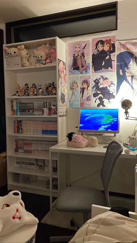 Ideas Para Decorar Mi Cuarto, White Desk Setup, Asian Room, Otaku Room, Cute Bedroom Ideas, Pinterest Room Decor, Room Redesign, Anime Room, Gaming Room Setup