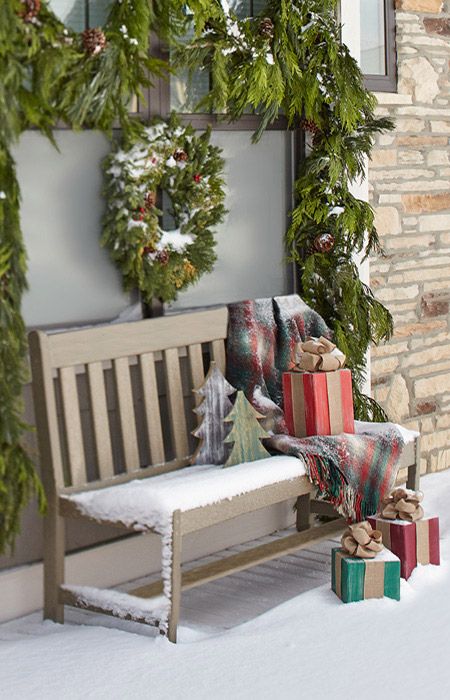 A beautiful place to rest on your deck or patio is the reward for building this elegant cedar bench. Front Porch Decoration Ideas, Christmas Bench, Porch Decoration Ideas, Front Porch Bench, Home Decor Winter, Porch Bench, Bench Decor, Winter Home, Front Porch Decorating