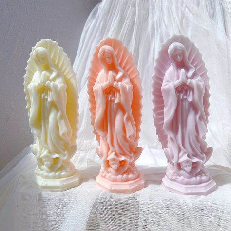 Virgin Mary Candle, Statue Candle, Lady Sculpture, Diy Candle Art, Types Of Wax, Candles Diy, Virgin Mary Statue, Making Candles, Mary Statue