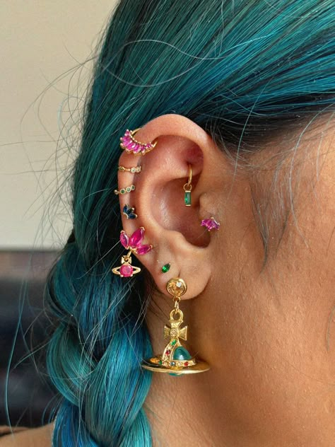 Ear Styling, Maximalist Jewelry, Ear Stacks, Earring Stacks, Dope Jewelry Accessories, Earring Stack, Cool Ear Piercings, Pretty Ear Piercings, Ear Style