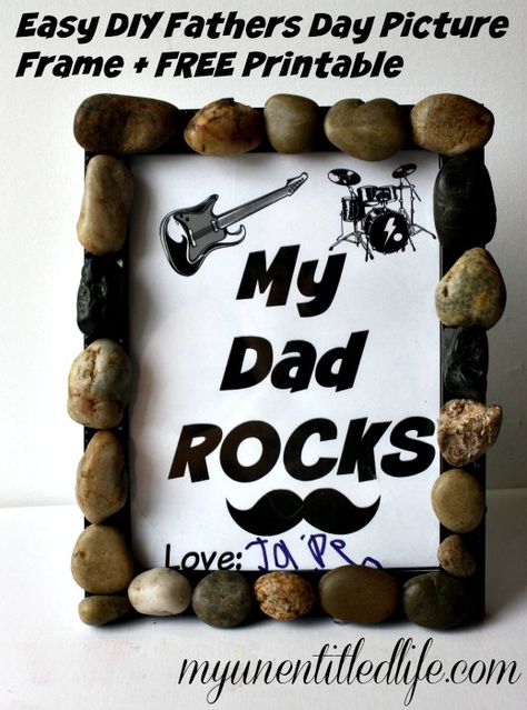 DIY fathers day picture frame do crafts with the kids and diy gift idea Fathers Day Picture Frame, Place Picture, Diy Fathers Day, Fathers Day Pictures, Dad Crafts, Receiving Gifts, Father's Day Diy, Kids Board, Parenting 101