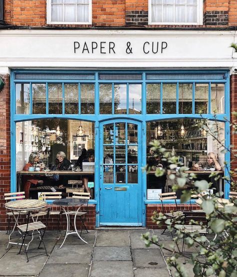 London Coffee Shop, Vintage Coffee Shops, Book And Coffee, Library Cafe, Bookstore Cafe, Cozy Coffee Shop, Lone Pine, Coffee Shop Aesthetic, Coffee Places