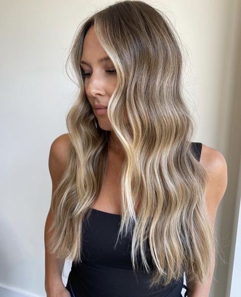 Blonde Highlights Lighter Around Face, Blonde Balayage Summer 2024, Bronde Balayage Dimension, Dark To Light Balayage Blonde, Brown Hair W Blonde Balayage, Vanilla Balayage Blonde, Blonde But Not Too Blonde, Light Blonde Dimensional Hair, Hair Inspo Color Dirty Blonde