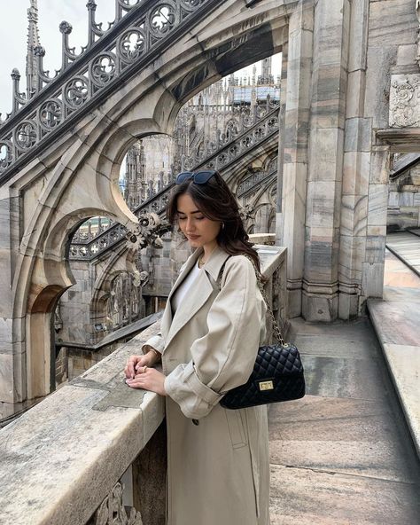 𝐃𝐎𝐌𝐈𝐍𝐈𝐊𝐀 on Instagram: “🇮🇹🤍 . . . . . . . . . . . . . . . . . . . . . .…” Milano Photo Ideas, Milan Cathedral, Beige Aesthetic, Dream Vacations, Photo Ideas, Milan, Trench Coat, On Instagram, Instagram