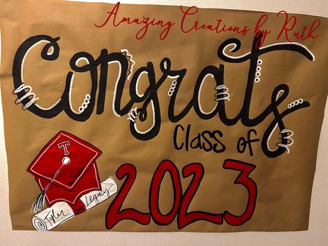 Grad Party Banner Painted, Hand Painted Graduation Banner, Grad Poster Ideas, Graduation Banner Ideas, Diy Graduation Banner, Graduation Banners Diy, Grad Signs, Kraft Paper Banner, Grad Party Banner