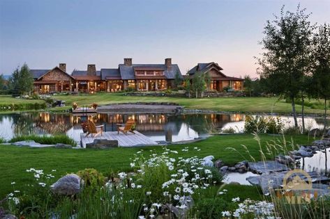 Rustic Garden Design, Montana Ranch, Montana Homes, Bozeman Montana, Traditional Exterior, Expensive Houses, Mountain Retreat, Old Farm, Rustic Gardens