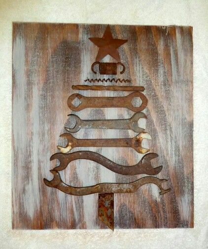 Lug Wrench Repurposed, Rebar Christmas Decorations, Rusty Christmas Tree, Crafts With Door Knobs, Allen Wrench Art, Old Wrenches Ideas, Repurpose Old Tools, Mechanics Christmas Tree, Tool Ornaments